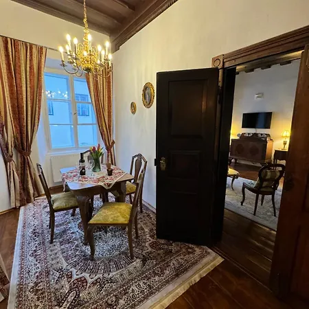 Maison *
