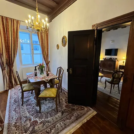 Maison *